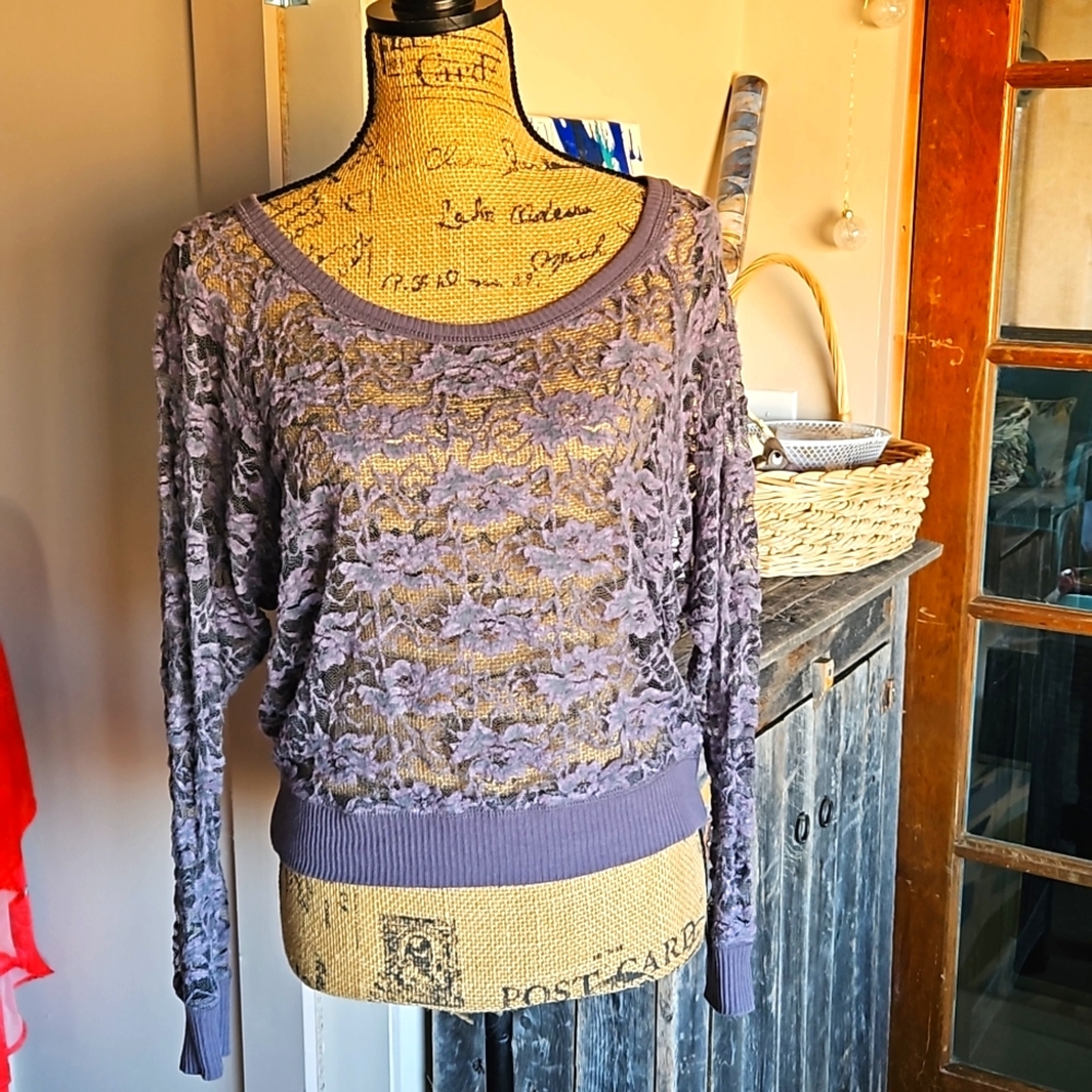 Grey burnout long sleeve open weave blouse size L. Dolled Up by Fang. Like new🩶